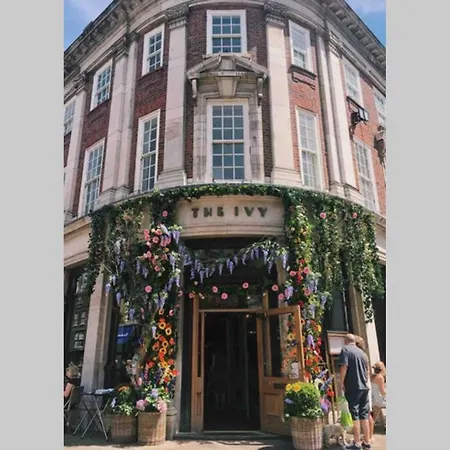 Fewster Way Townhouse يورك